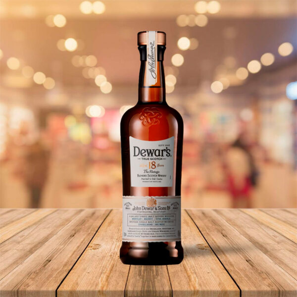 Whisky "white label" Dewars 18 Años 75 Cl